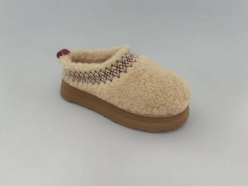 full-coverage-slippers-cozy-comfort-and-elegant-style